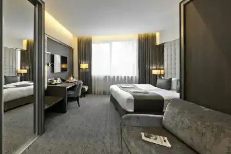 Congress Avenue - 34