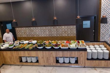 Best Western Plus Premium Inn - 58