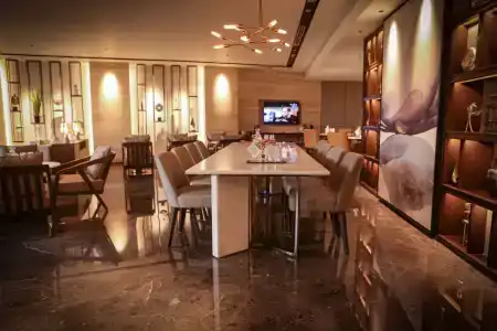 Courtyard by Marriott Mumbai International Airport - 69