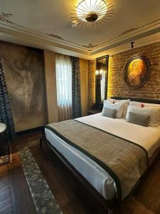 Tria Elegance - 2