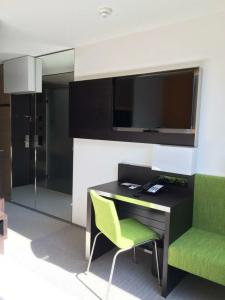 Züri by Fassbind - 12