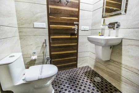 FabSapphire Inn - 12