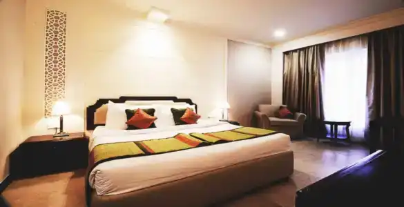 Howard Plaza The Fern, - 87