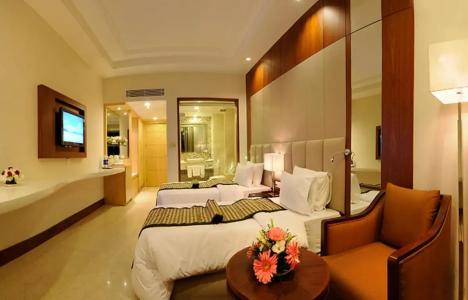 Howard Plaza The Fern, - 64