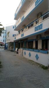 Delphin Side - 18