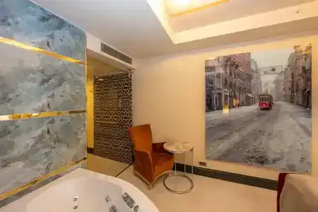 Ramada by Wyndham Istanbul Pera - 80