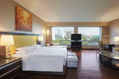 Courtyard by Marriott Mumbai International Airport - 67
