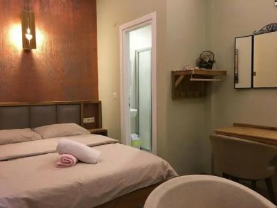 Second Home Hostel - 40