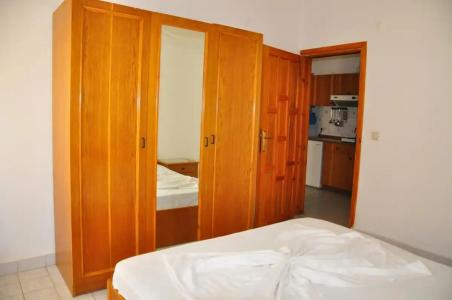 Delphin Side - 32