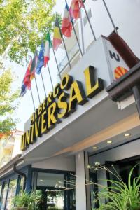Universal - 9