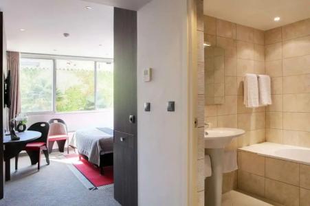 Best Western Premier Le Patio des Artistes Wellness Jacuzzi - 90