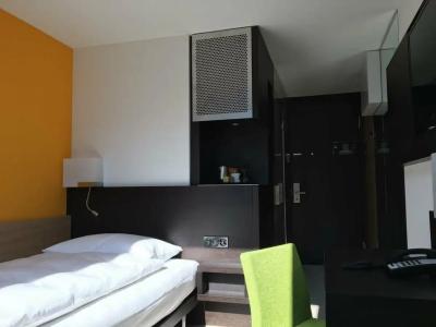 Züri by Fassbind - 38