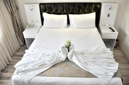 Monarch Istanbul - 6