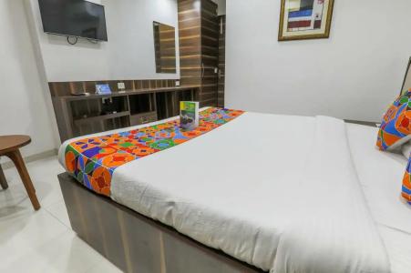 FabSapphire Inn - 22