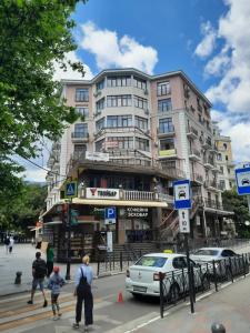 на Боткинской 2в - 25