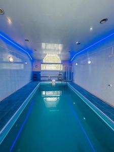 загородный с бассейном и сауной - 1