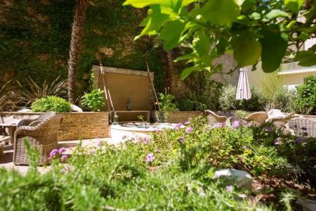 Best Western Premier Le Patio des Artistes Wellness Jacuzzi - 11