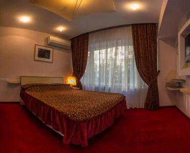 Boulevard Inn - 2