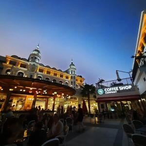 Side Royal Palace - 32