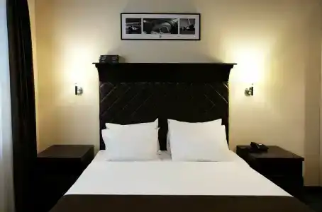 11 Hotel & Garden - 11