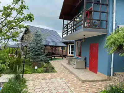 Два домика, природа и горы.Мраморное - 2