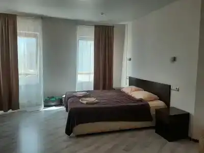 Кремлевский - 76