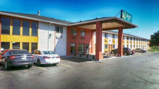 Quality Inn Airport - 28