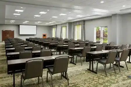 Drury Inn & Suites - 40