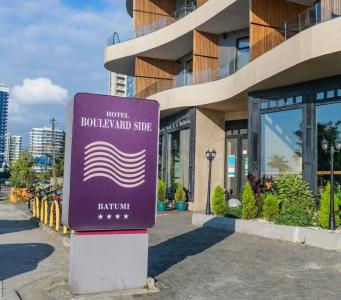 Boulevardside - 13