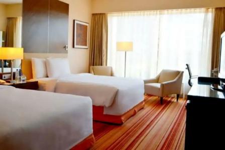 Courtyard by Marriott Mumbai International Airport - 62