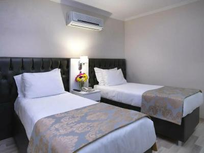 Monarch Istanbul - 16