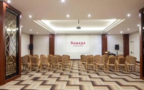 Ramada & Suites by Wyndham İstanbul Ataköy - 75