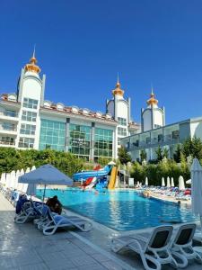 Side Royal Palace - 36