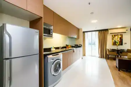 Lohas Residences Sukhumvit - 6