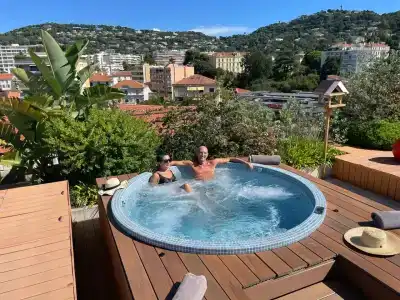 Best Western Premier Le Patio des Artistes Wellness Jacuzzi - 2