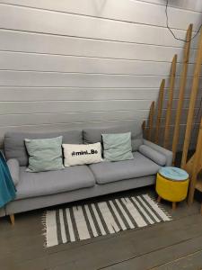 Треугольный стильный дом рядом с сыроварней - 57