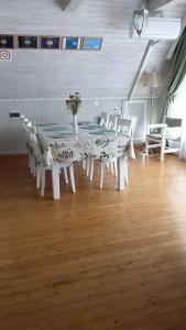 Петров Дом - 33