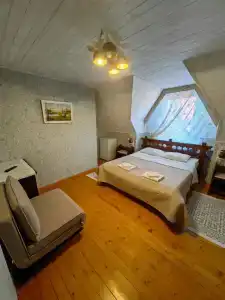 Петров Дом - 63