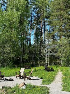 Hills & Huts - 32