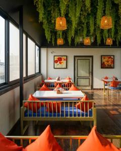 FabSapphire Inn - 31