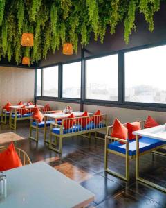 FabSapphire Inn - 52