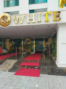 S White - 8