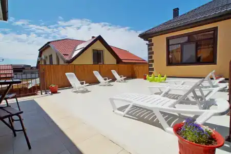 Янтарный - 9