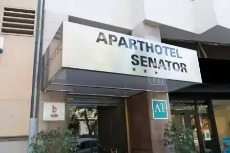 ApartSenator Barcelona - 9