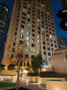 Suha Jbr - 35