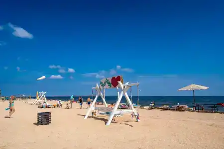 Азовский - 100