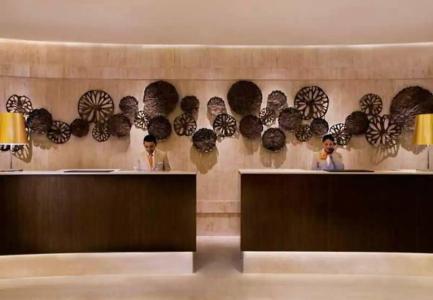 Courtyard by Marriott Mumbai International Airport - 17