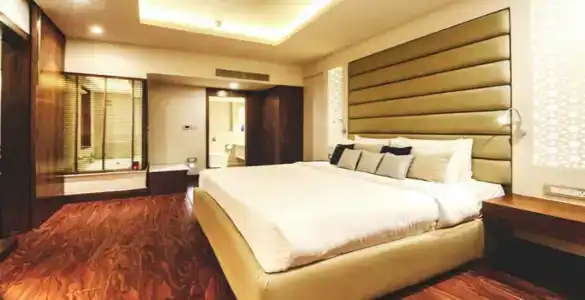 Howard Plaza The Fern, - 81