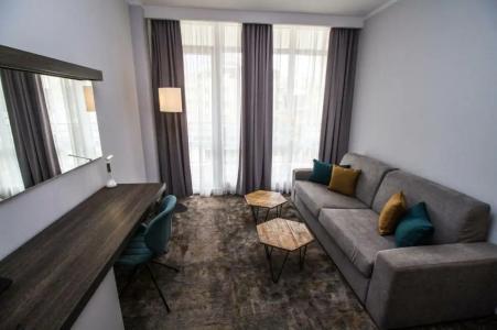 Best Western Plus Premium Inn - 79