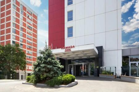 Ramada & Suites by Wyndham İstanbul Ataköy - 30